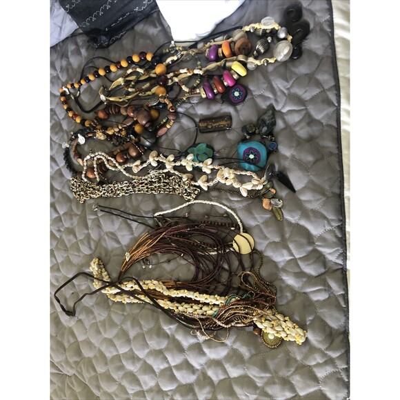 Vintage Boho ESTATE Lot Of 1970's & 80's Necklaces  RESALE 26 Pieces - Picture 10 of 10
